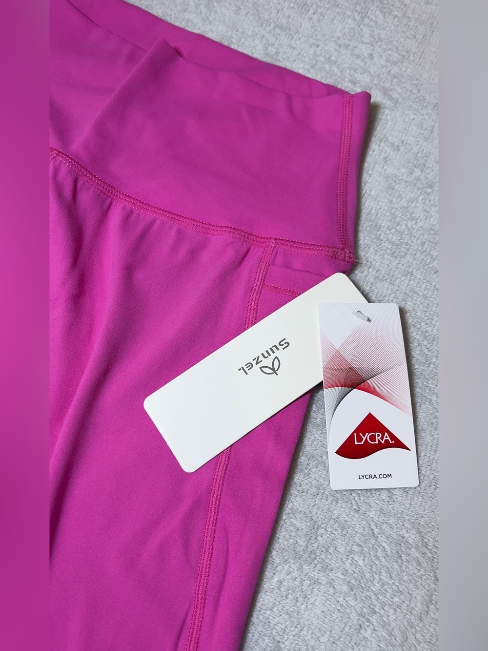 NWT!! High-Waist Pocket Leggings in Fuchsia
$30 Retail - Picture 7 of 10